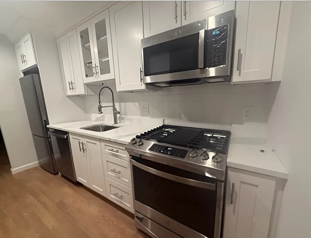 Studio bed, 1 bath apartment for rent at 44 Washington St Unit 1207, Brookline Village — photo 5 of 19