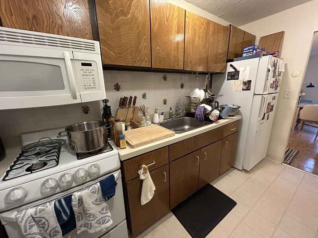 Studio bed, 1 bath apartment for rent at 44 Washington St Unit 312, Brookline Village — photo 4 of 11