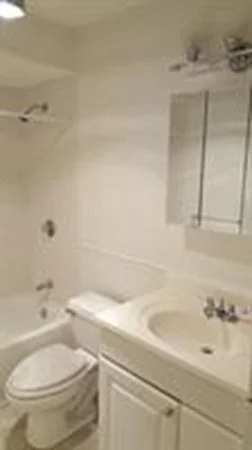 Studio bed, 1 bath apartment for rent at 44 Washington St Unit 514, Brookline Village — photo 5 of 12