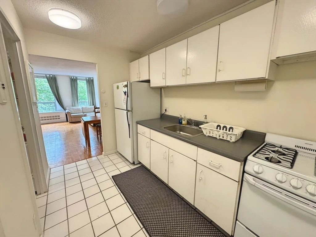 Studio bed, 1 bath apartment for rent at 44 Washington St Unit 515, Coolidge Corner — photo 7 of 14