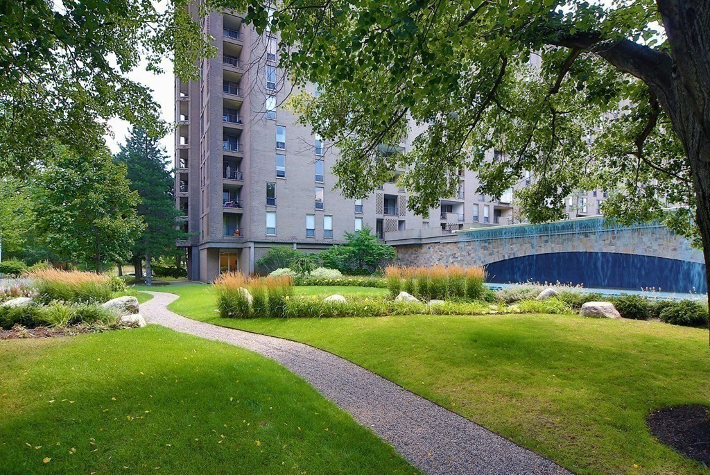 2 bed, 2 bath apartment for rent at 44 Washington St Unit 602, Brookline — photo 11 of 12