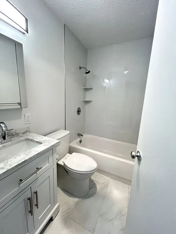 Studio bed, 1 bath apartment for rent at 44 Washington St Unit 713, Brookline Village — photo 5 of 17
