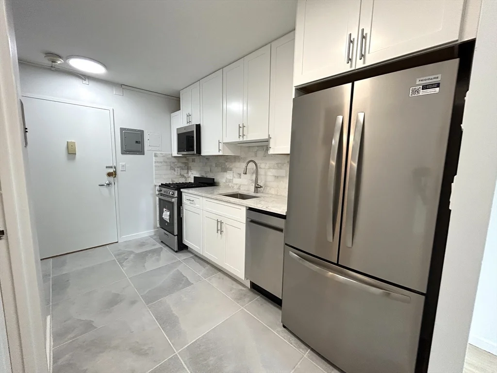 Studio bed, 1 bath apartment for rent at 44 Washington St Unit 713, Brookline Village — photo 2 of 17