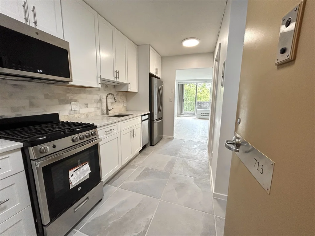 Studio bed, 1 bath apartment for rent at 44 Washington St Unit 713, Brookline Village