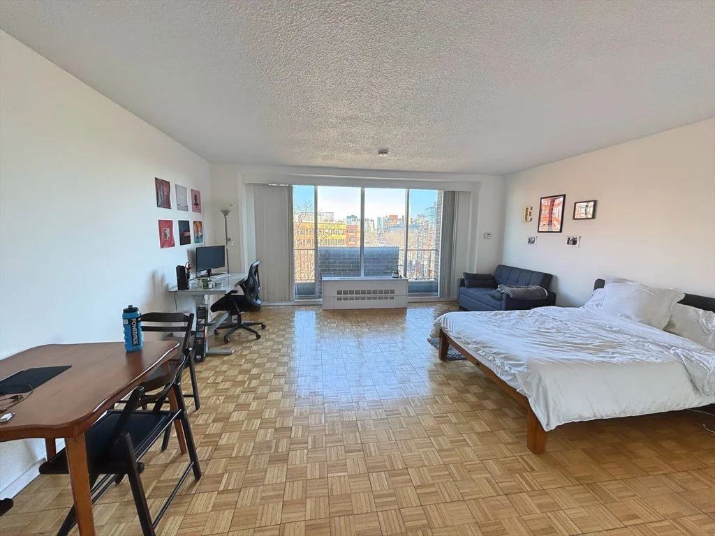 Studio bed, 1 bath apartment for rent at 44 Washington St Unit 813, Brookline — photo 1 of 17