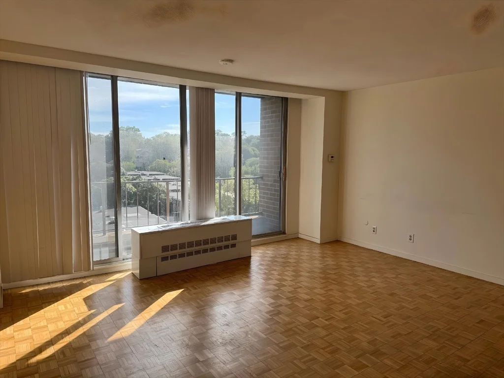Studio bed, 1 bath apartment for rent at 44 Washington St Unit 906, Brookline Village — photo 3 of 10