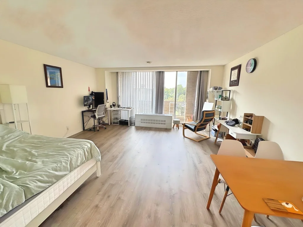 Studio bed, 1 bath apartment for rent at 44 Washington St Unit F814, Brookline Village