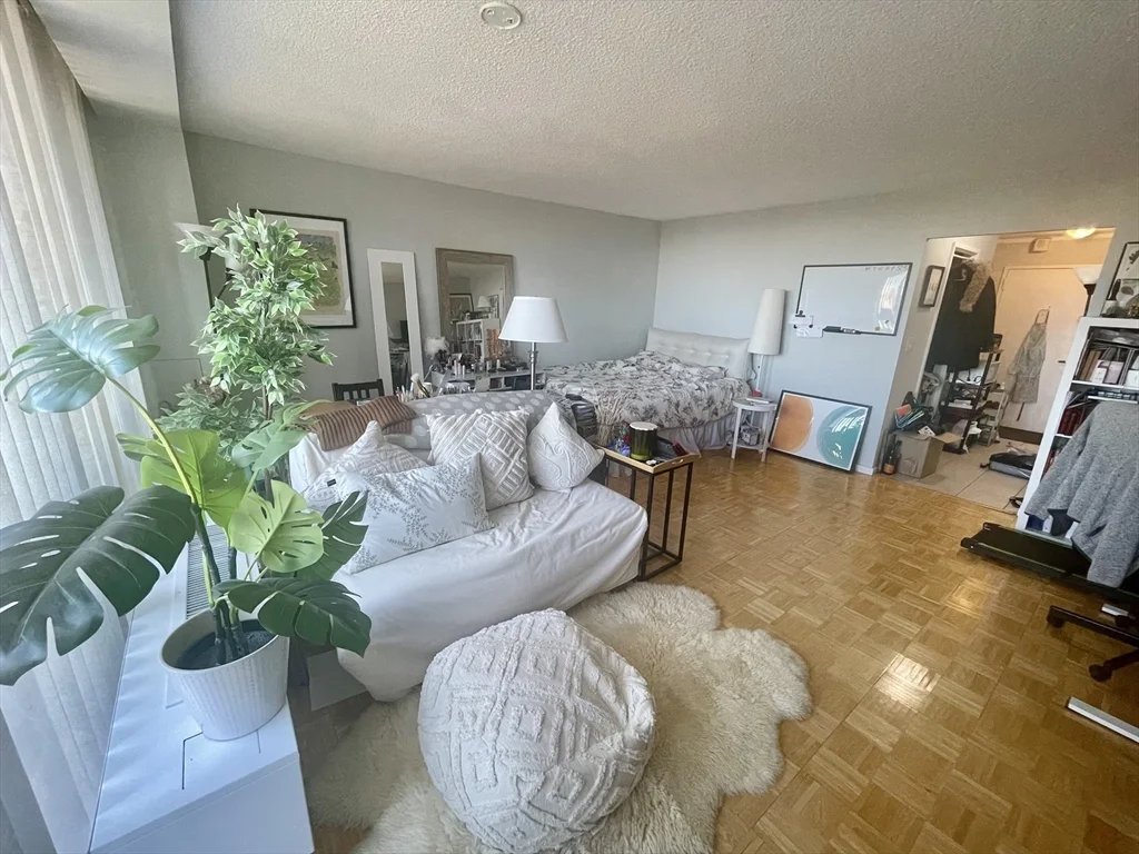 Studio bed, 1 bath apartment for rent at 44 Washington Unit 1009, Brookline Village — photo 2 of 12