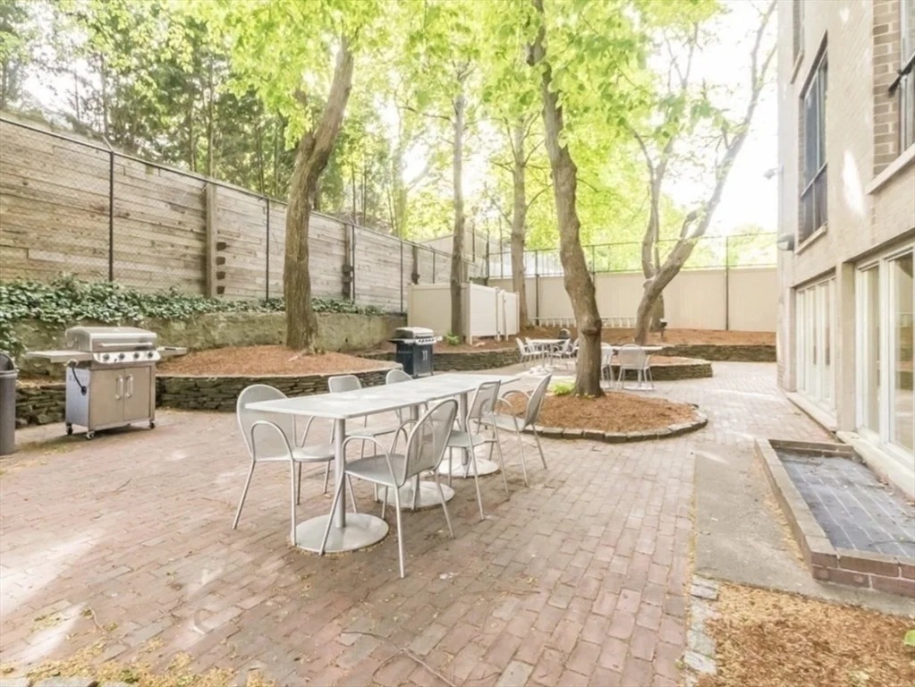 Studio bed, 1 bath apartment for rent at 44 Washington Unit 1009, Brookline Village — photo 10 of 12