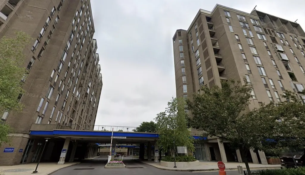 Studio bed, 1 bath apartment for rent at 44 Washington Unit 515, Coolidge Corner