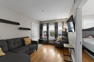 1 bed, 1 bath apartment for rent at 44 West Unit 1, Quincy — photo 3 of 17