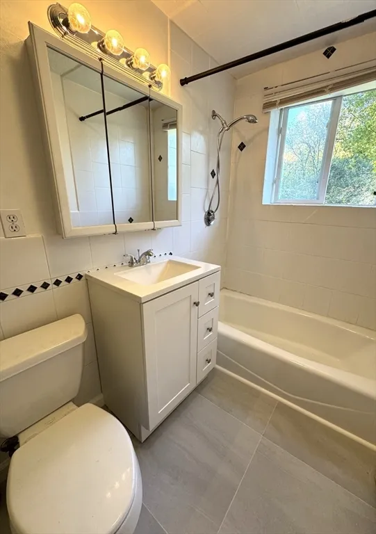 2 bed, 1 bath apartment for rent at 44 Westgate Rd Unit 5, Chestnut Hill — photo 12 of 15