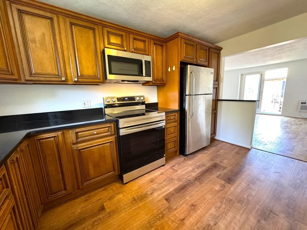 2 bed, 1 bath apartment for rent at 44 Westgate Rd Unit 5, Chestnut Hill — photo 2 of 15