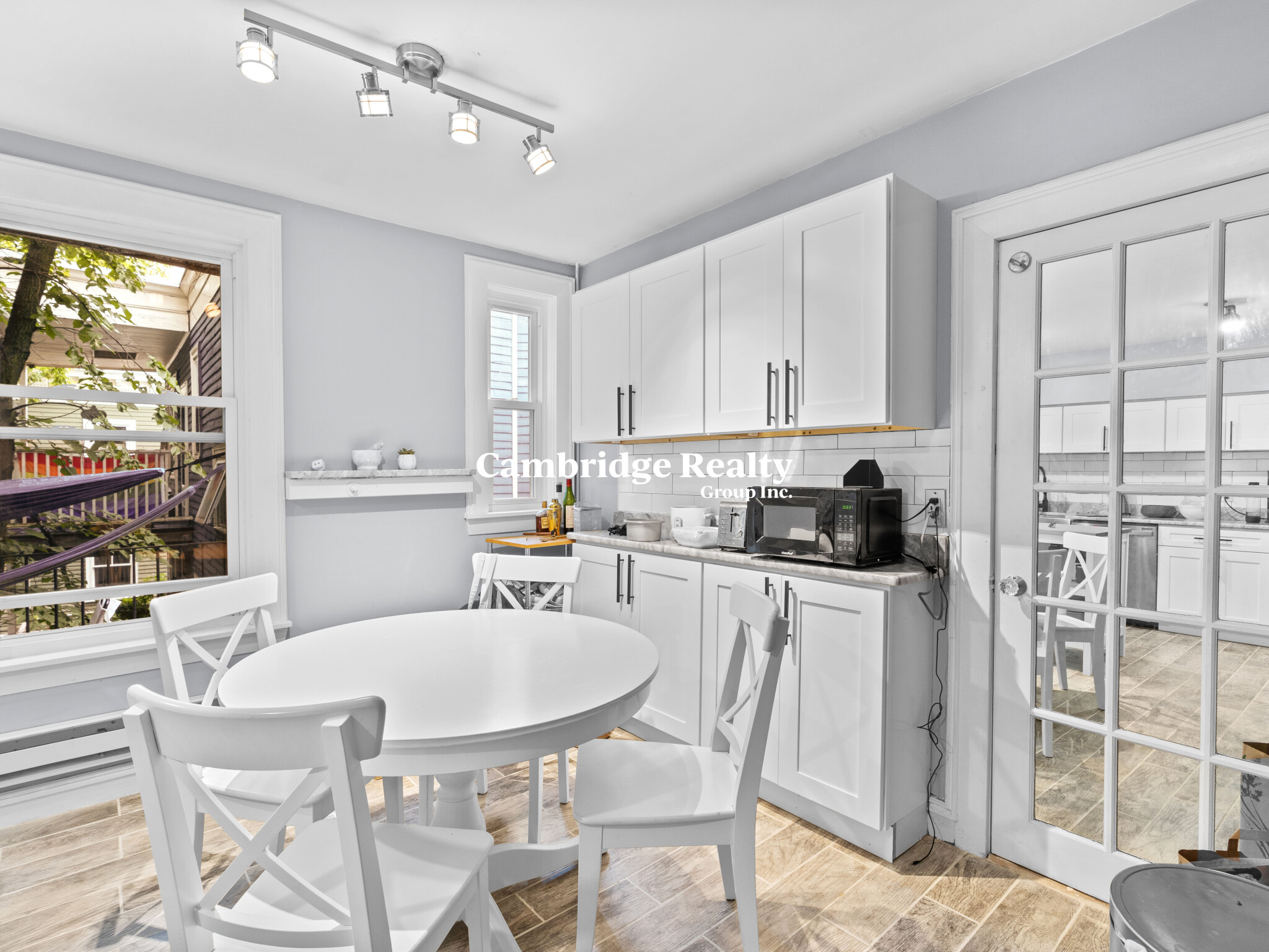 3 bed, 2 bath apartment for rent at 44 William St Unit 2T, South Medford — photo 3 of 6
