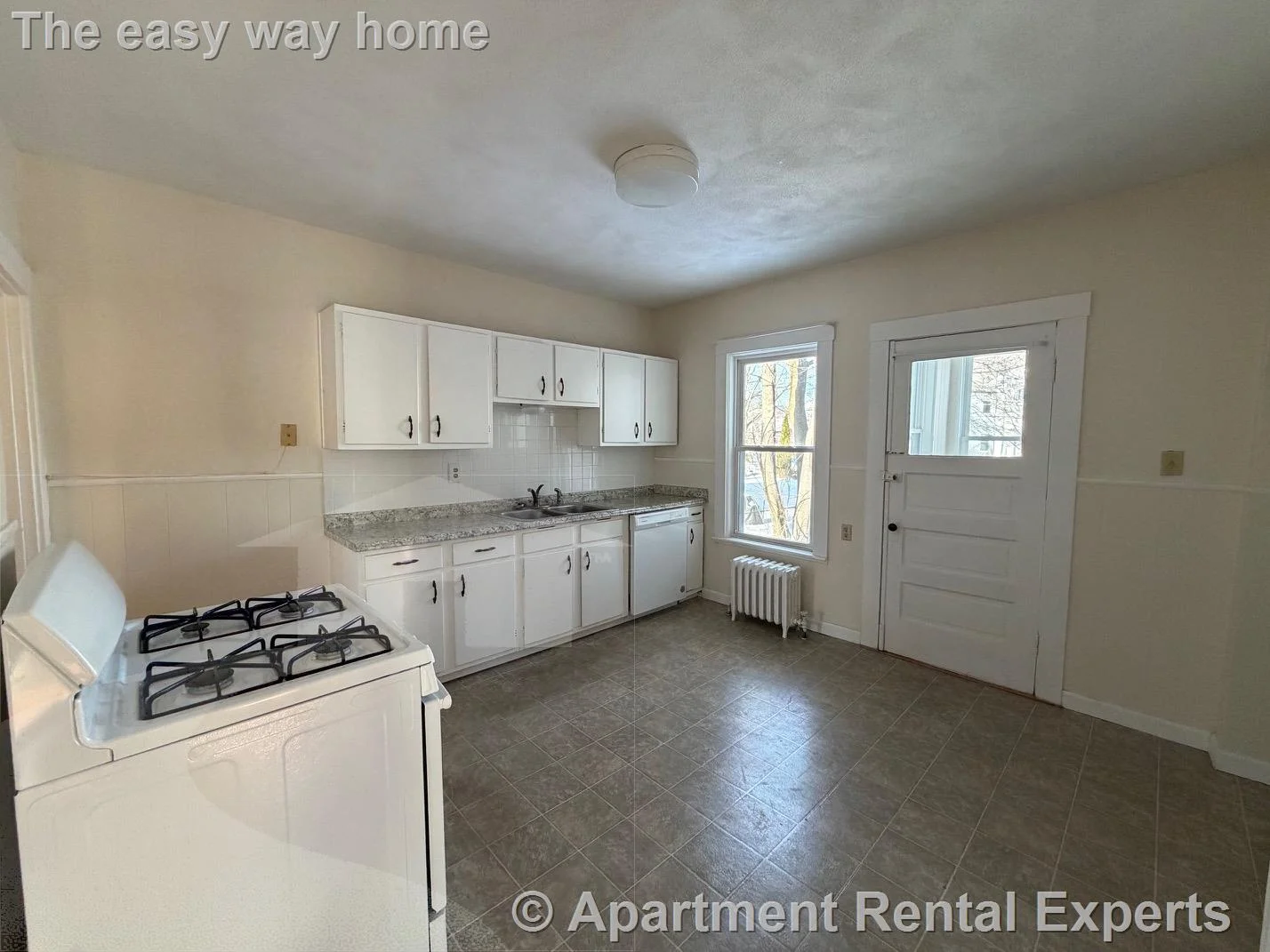 2 bed, 1 bath apartment for rent at 44 Wilson Ave Unit 1, Waverly — photo 2 of 16