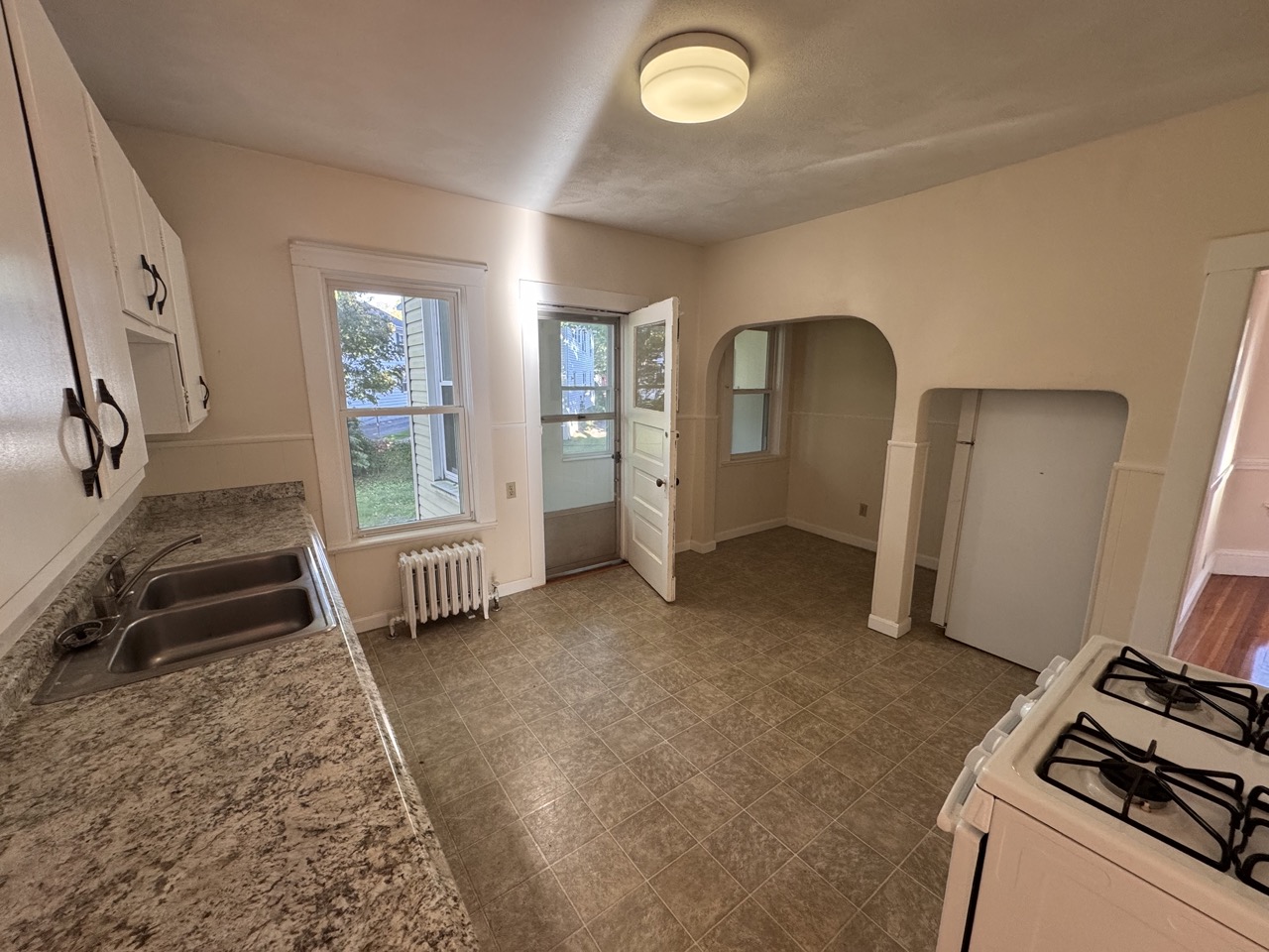 2 bed, 1 bath apartment for rent at 44 Wilson Ave, Waverley — photo 3 of 21
