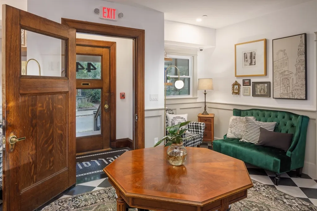 8+ bed, 4+ bath apartment for rent at 44 Winslow Rd, Coolidge Corner — photo 3 of 35