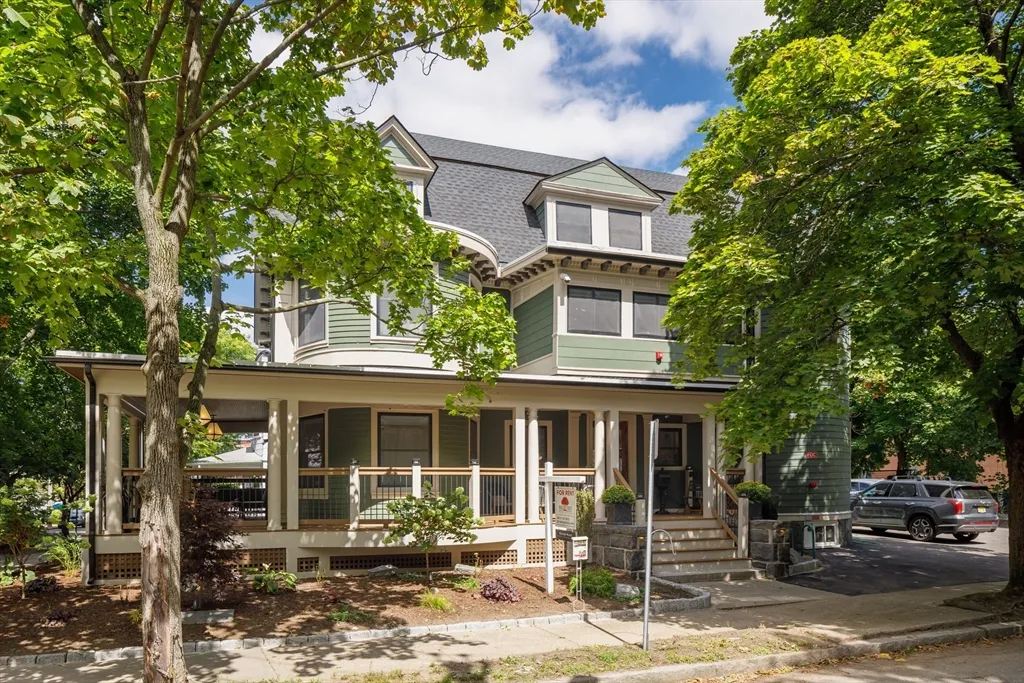 8+ bed, 4+ bath apartment for rent at 44 Winslow Rd, Coolidge Corner — photo 1 of 35