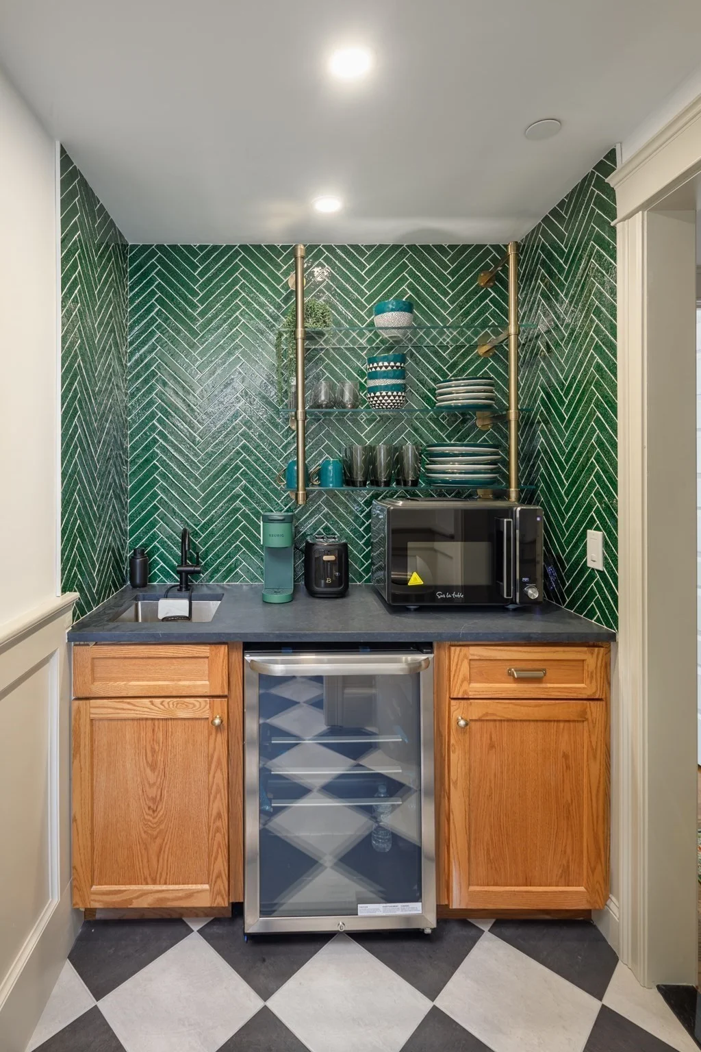 8+ bed, 4+ bath apartment for rent at 44 Winslow Rd, Coolidge Corner — photo 19 of 35