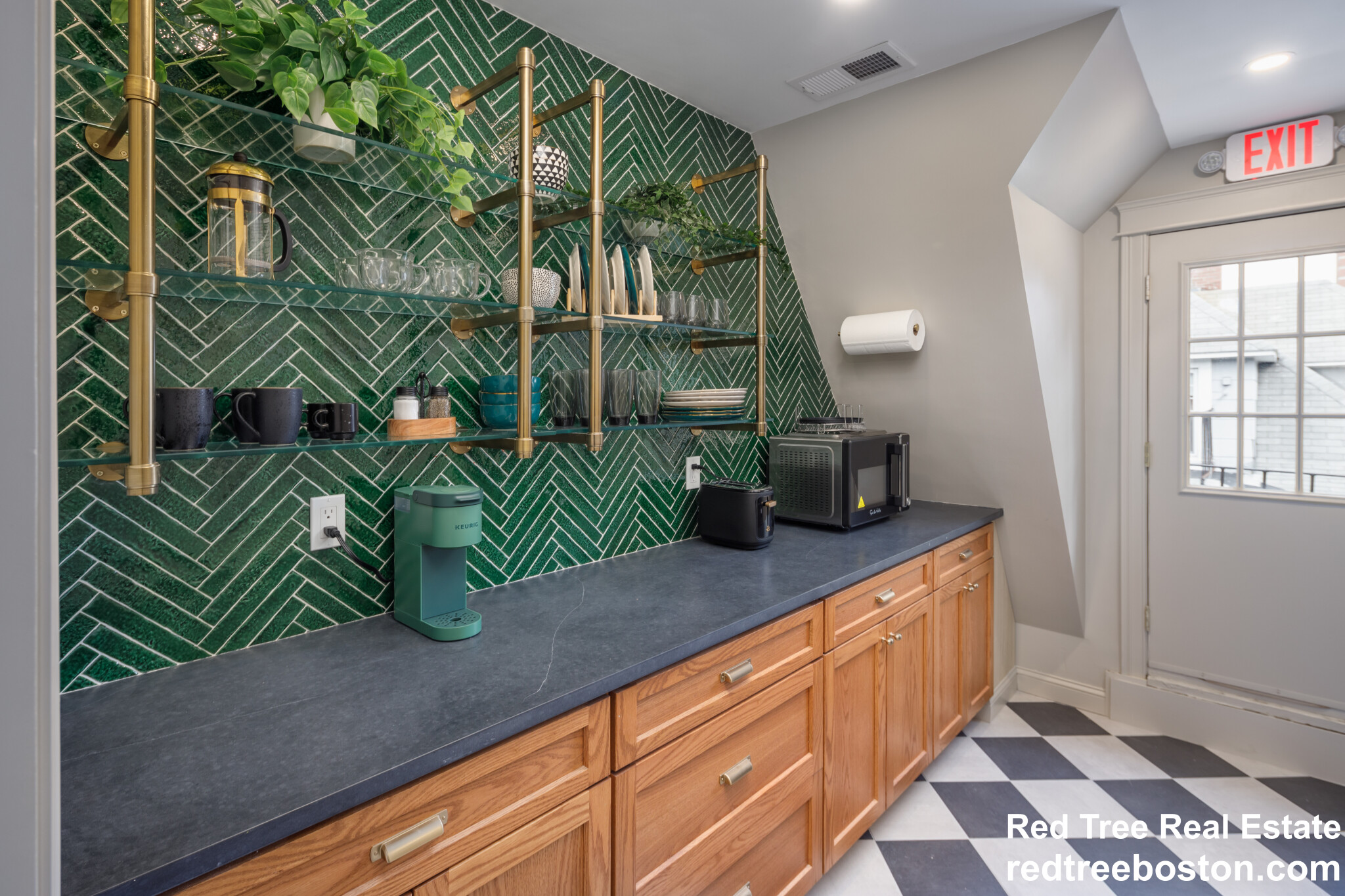 8+ bed, 4+ bath apartment for rent at 44 Winslow Rd Unit 10, North Brookline — photo 16 of 40