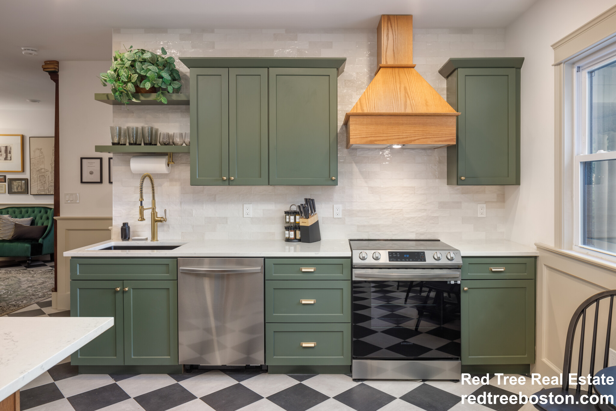 8+ bed, 4+ bath apartment for rent at 44 Winslow Rd Unit 10, North Brookline — photo 4 of 40