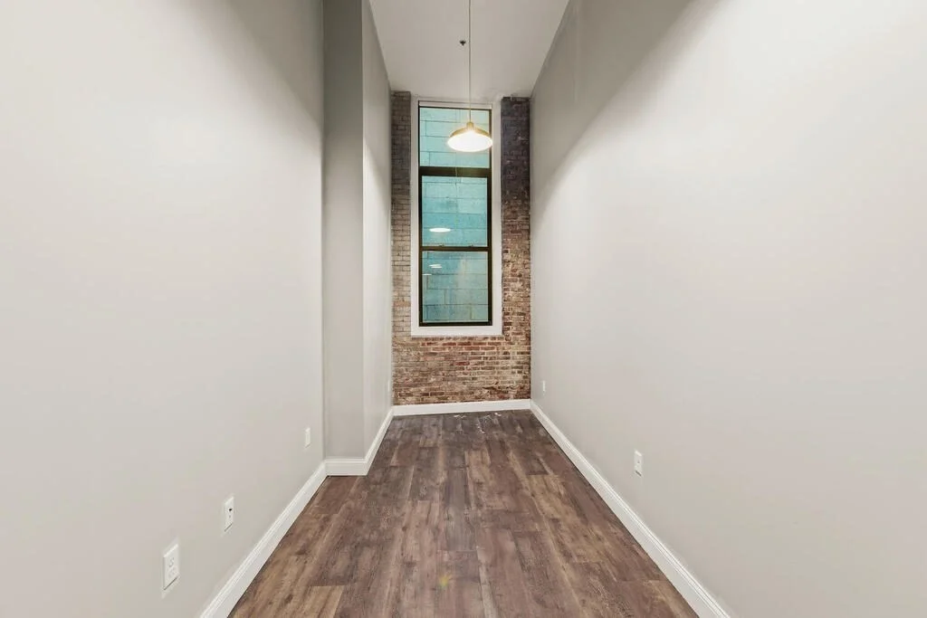 4 bed, 2 bath apartment for rent at 44 Winter St Unit 201, Midtown — photo 5 of 9