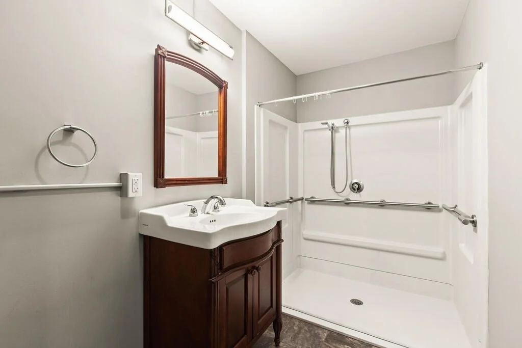 4 bed, 2 bath apartment for rent at 44 Winter St Unit 201, Midtown — photo 7 of 9