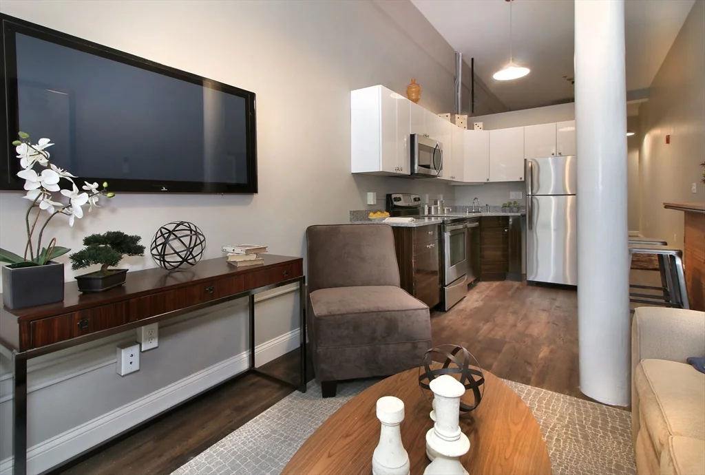 Studio bed, 1 bath apartment for rent at 44 Winter St Unit 204, Midtown — photo 2 of 10