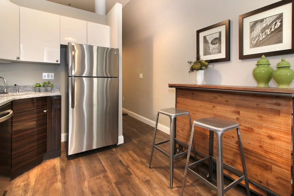Studio bed, 1 bath apartment for rent at 44 Winter St Unit 206, Boston Downtown — photo 3 of 12
