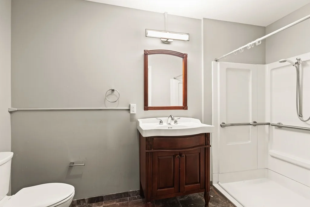 4 bed, 2 bath apartment for rent at 44 Winter St Unit 303, Boston Downtown — photo 6 of 11