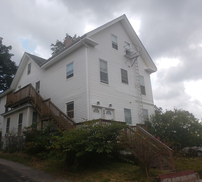 3 bed, 2.5 bath apartment for rent at 44 Winthrop St Unit 3, Taunton — photo 2 of 21