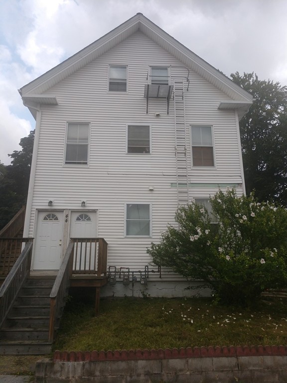 3 bed, 2.5 bath apartment for rent at 44 Winthrop St Unit 3, Taunton — photo 1 of 21