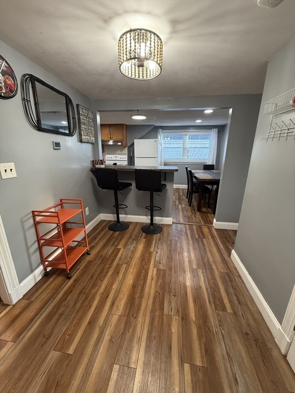 3 bed, 1 bath apartment for rent at 44 Woodlawn Ave , Unit 2, Everett — photo 4 of 12
