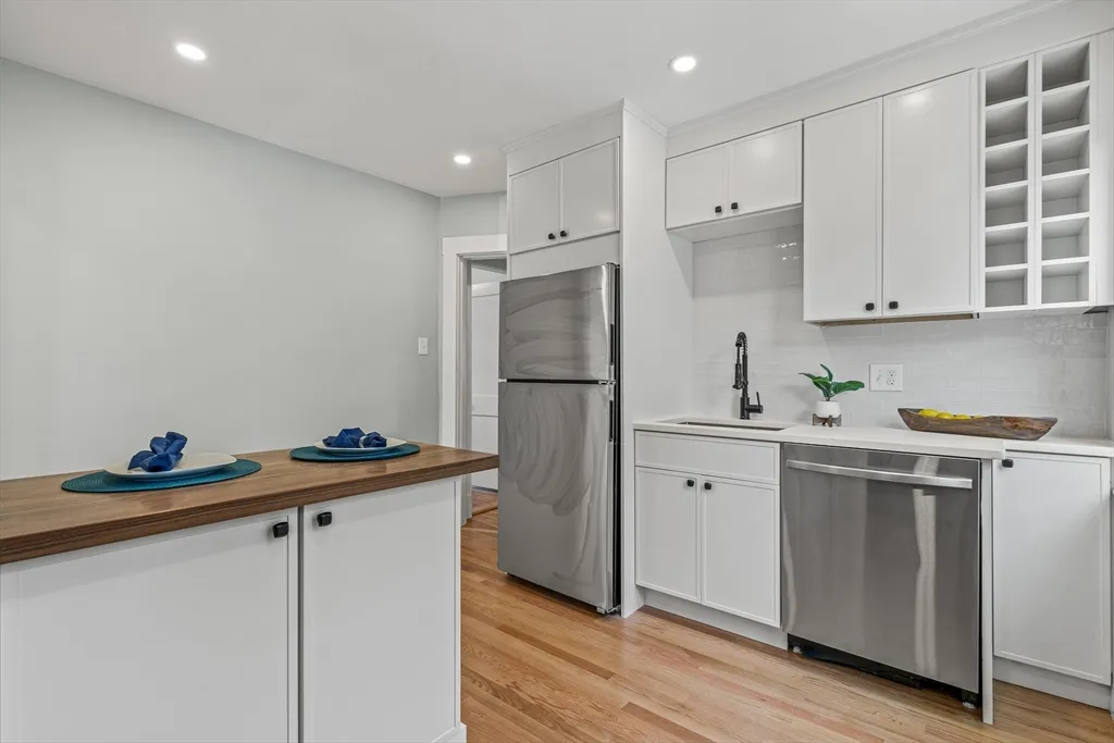 2 bed, 1 bath apartment for rent at 44 Woods Ave Unit 44, West Somerville — photo 30 of 35