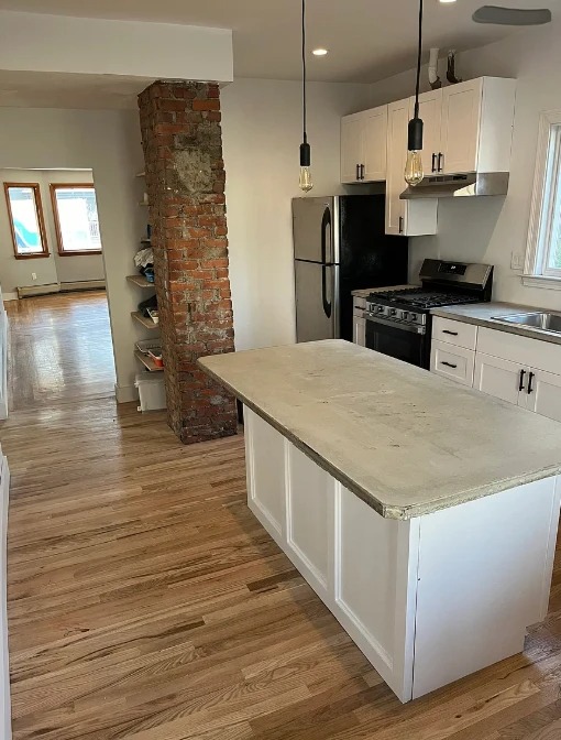 2 bed, 1 bath apartment for rent at 44 Wright Ave Unit 1, South Medford — photo 2 of 6