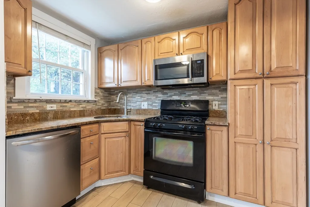 2 bed, 2 bath apartment for rent at 440 Adams St Unit 1, Dorchester — photo 8 of 18