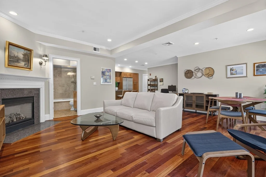 1 bed, 1 bath apartment for rent at 440 Commercial St Unit 202, North End — photo 4 of 26