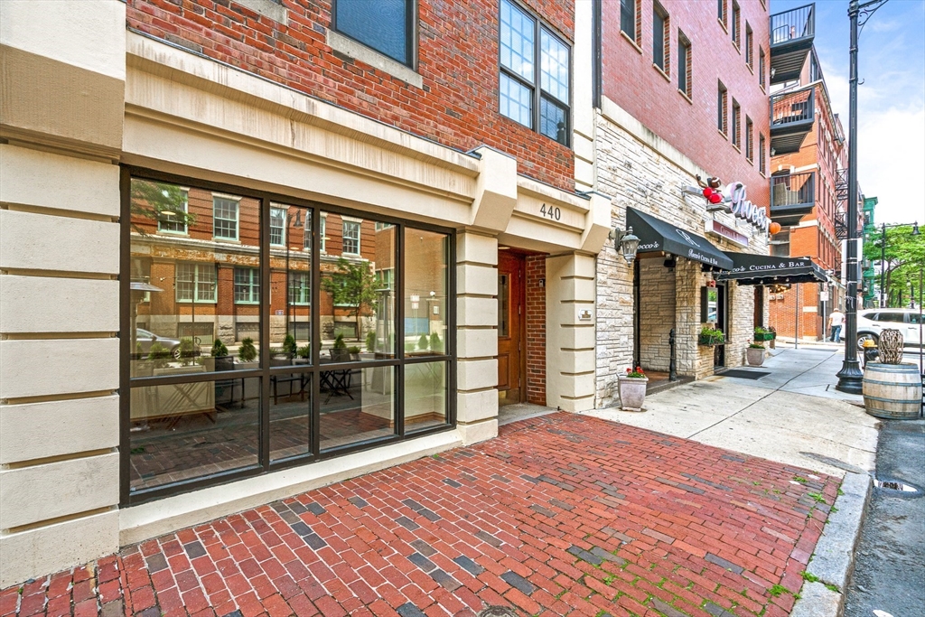 2 bed, 1 bath apartment for rent at 440 Commercial St Unit 503, Waterfront — photo 17 of 18