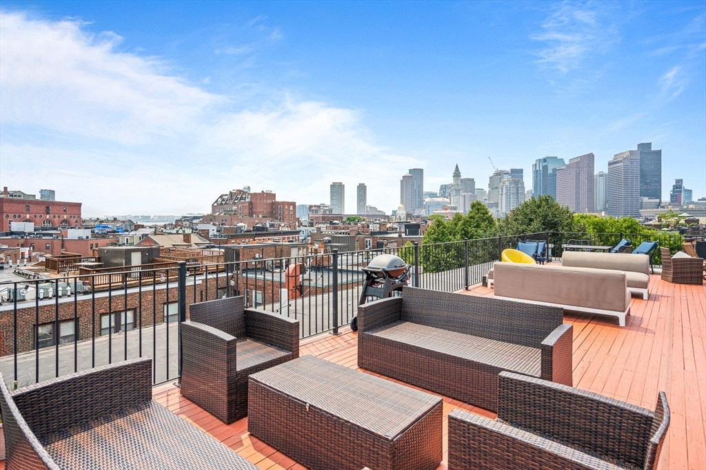 2 bed, 1 bath apartment for rent at 440 Commercial St Unit 503, Waterfront — photo 2 of 18