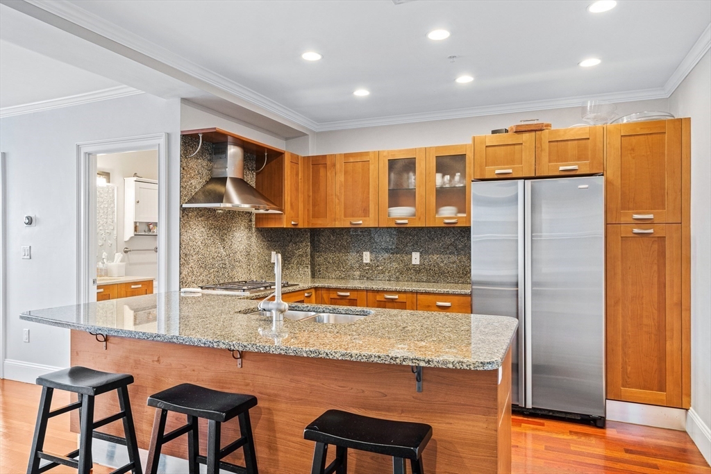 2 bed, 1 bath apartment for rent at 440 Commercial St Unit 503, Waterfront — photo 3 of 18