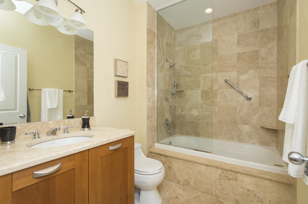 2 bed, 1 bath apartment for rent at 440 Commercial St Unit 603, Waterfront — photo 10 of 19