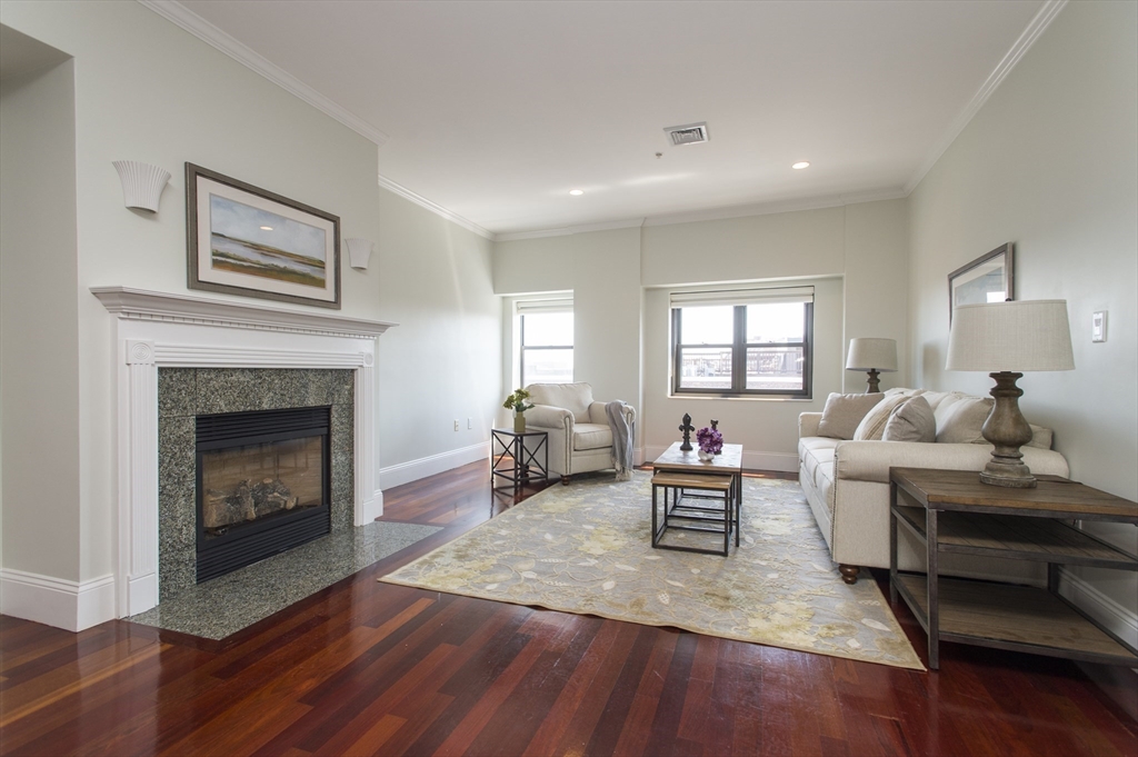 2 bed, 1 bath apartment for rent at 440 Commercial St Unit 603, Waterfront — photo 1 of 19