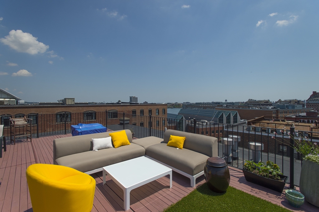 2 bed, 1 bath apartment for rent at 440 Commercial St Unit 603, Waterfront — photo 15 of 19