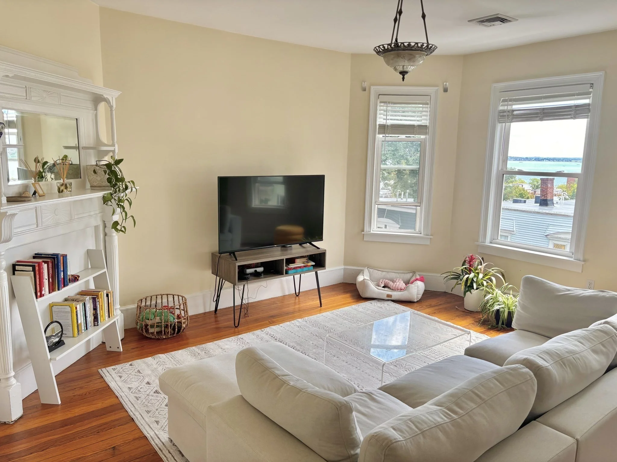 2 bed, 1 bath apartment for rent at 440 E 6th St Unit 3, South Boston — photo 2 of 8