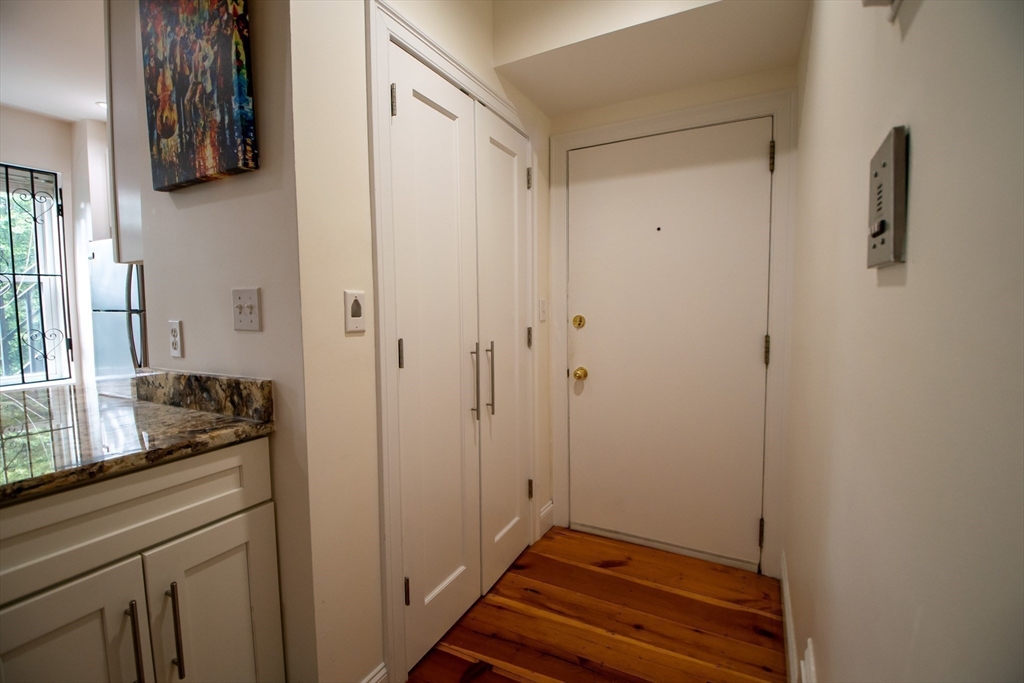 1 bed, 1 bath apartment for rent at 440 Hanover Unit 4D, North End — photo 5 of 13