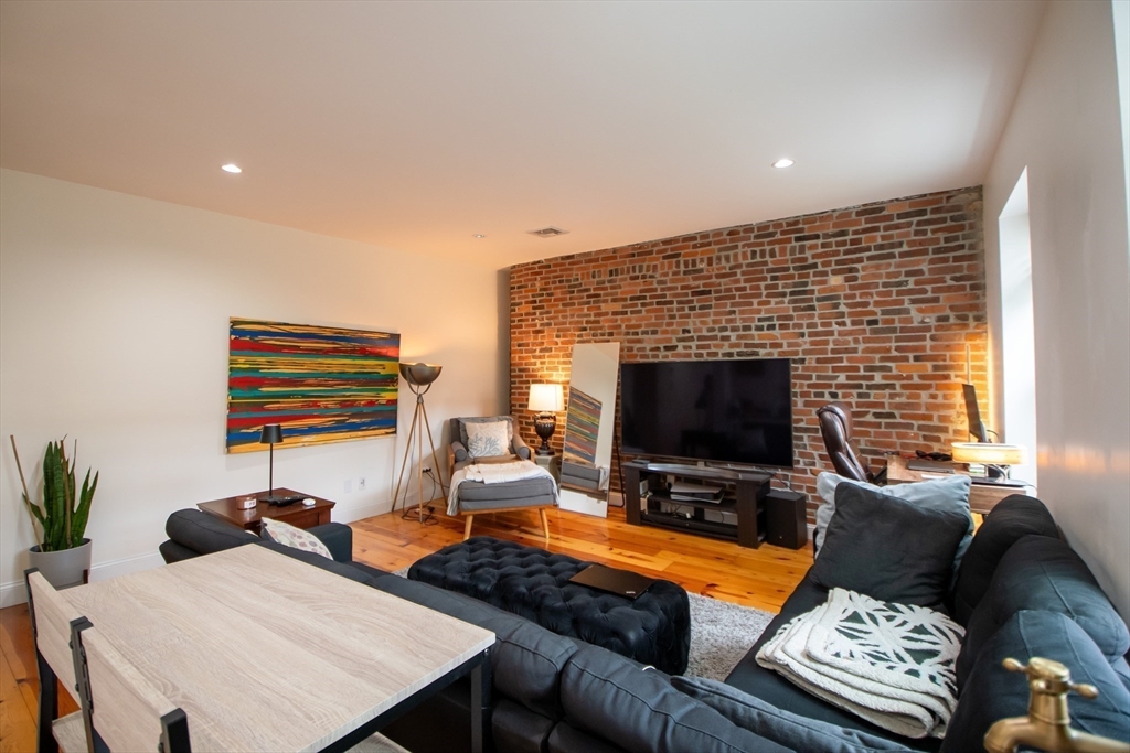 1 bed, 1 bath apartment for rent at 440 Hanover Unit 4D, North End — photo 3 of 13