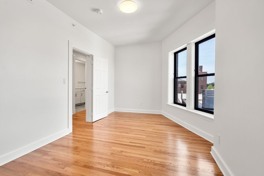4 bed, 2 bath apartment for rent at 440 Massachusetts Ave Unit 7, Central Square — photo 18 of 25