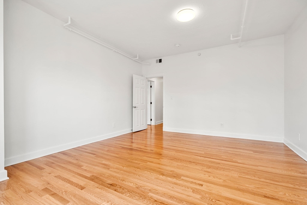 4 bed, 2 bath apartment for rent at 440 Massachusetts Ave Unit 7, Central Square — photo 16 of 25