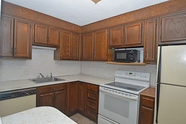 2 bed, 1 bath apartment for rent at 440 North Ave Unit 164, Zip 01830 — photo 3 of 11