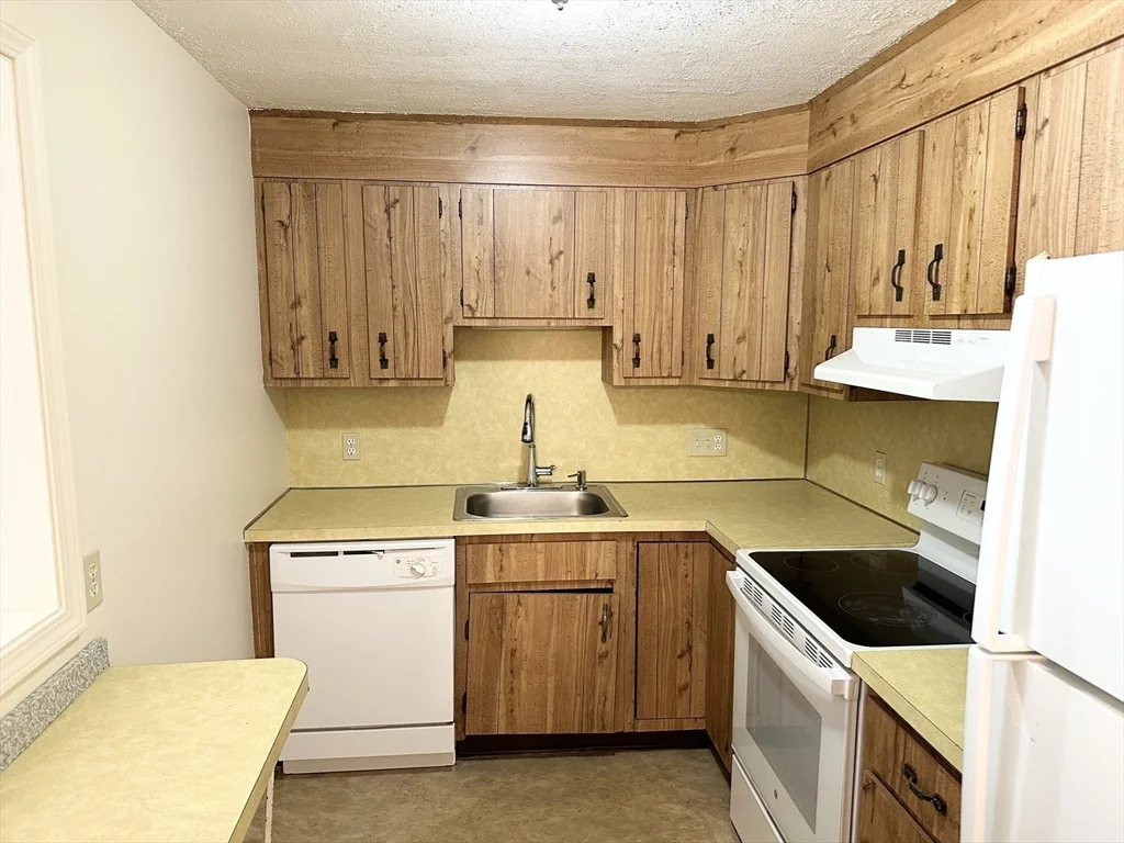 2 bed, 1 bath apartment for rent at 440 North Ave Unit 199, Zip 01830 — photo 8 of 20